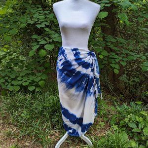 SOLEIL Pareo Wrap Swim Cover Up Sarong in Indigo Blue + White Tie Dye One Size